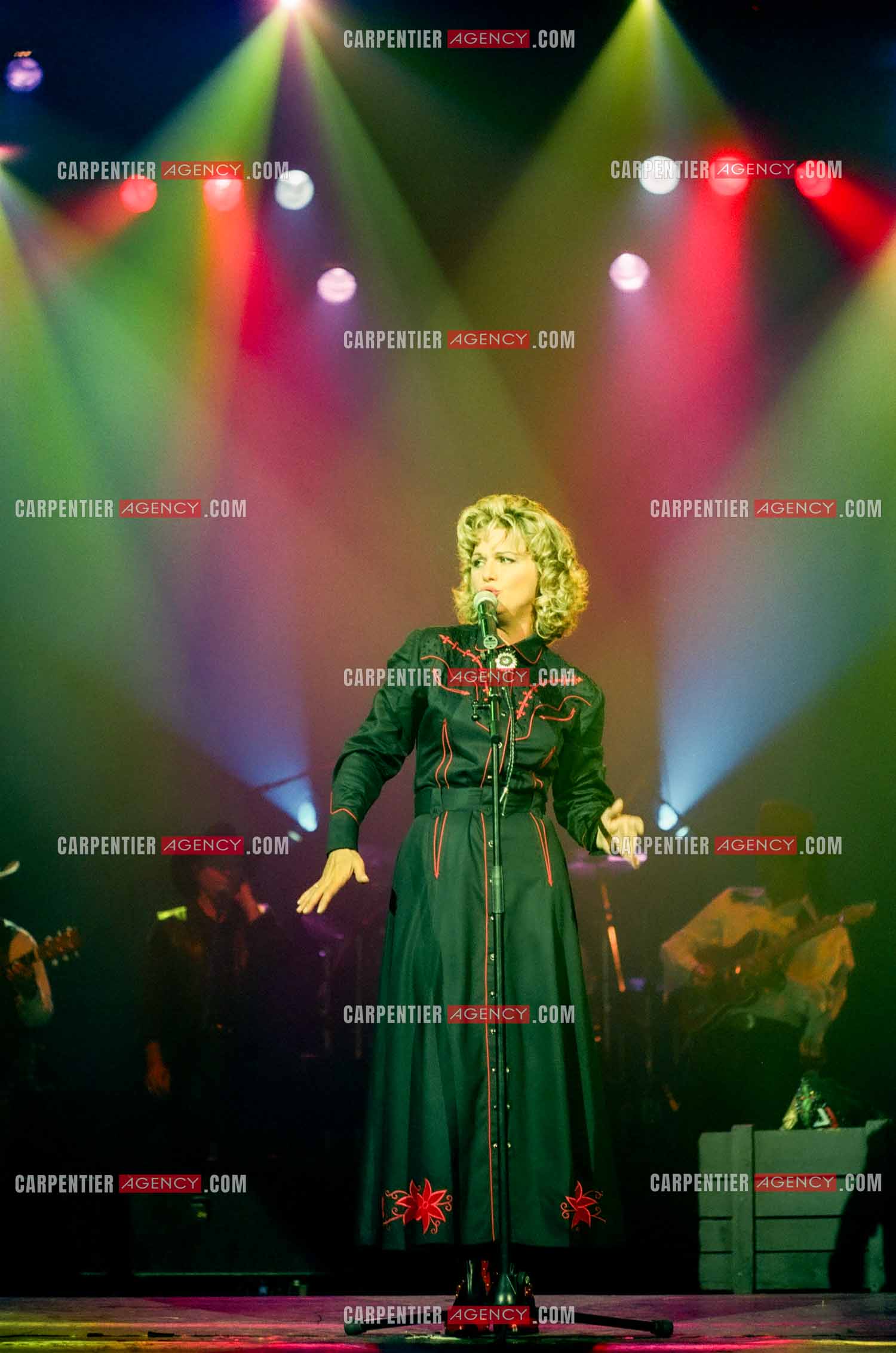 La chanteuse Jeane Manson en concert Country Girl au Casino de Paris.  ( Exclusif )