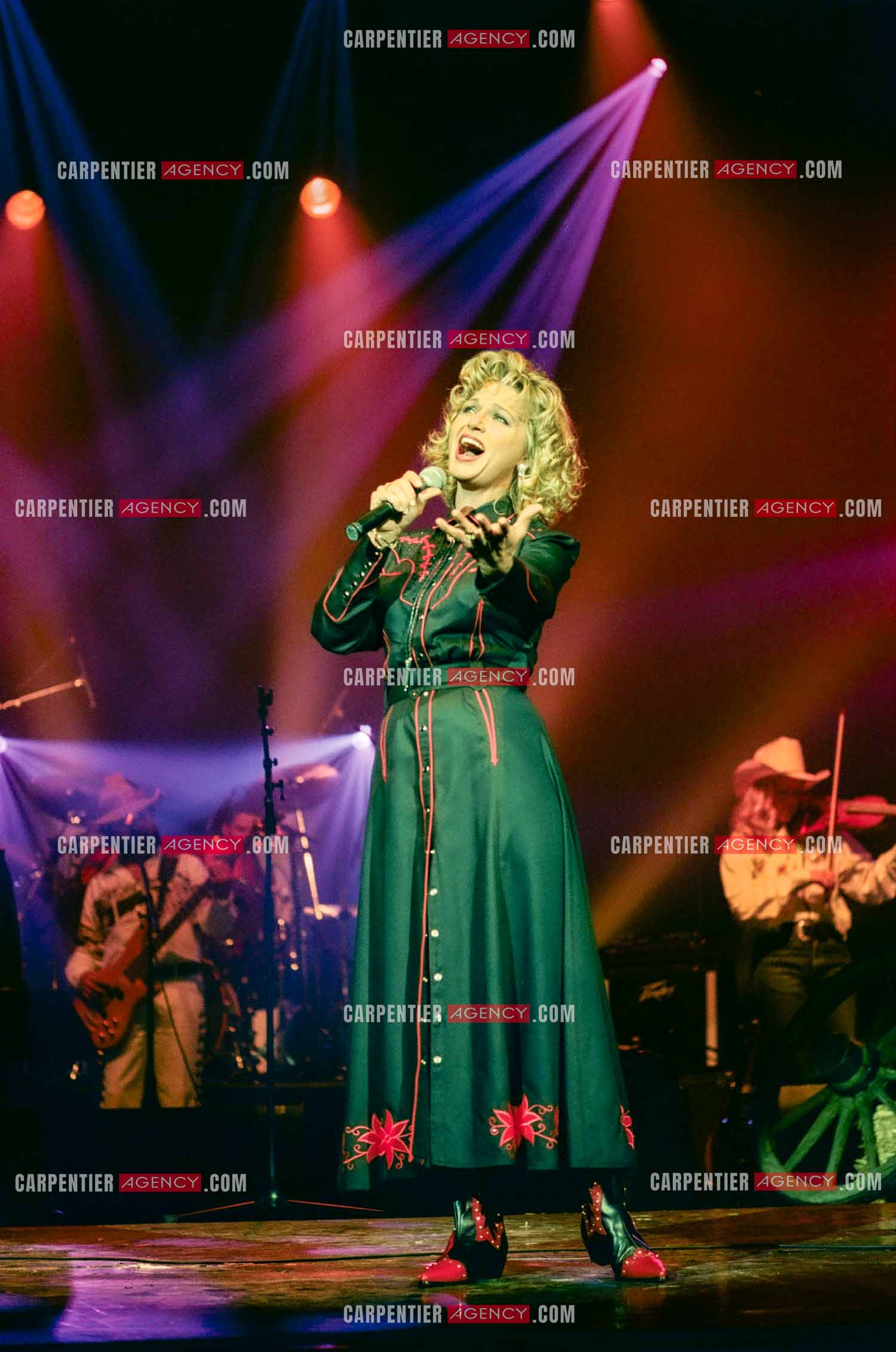 La chanteuse Jeane Manson en concert Country Girl au Casino de Paris.  ( Exclusif )