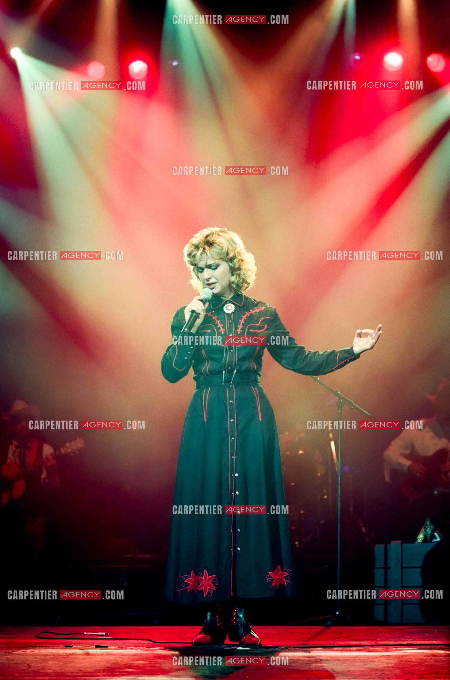 La chanteuse Jeane Manson en concert Country Girl au Casino de Paris.  ( Exclusif )