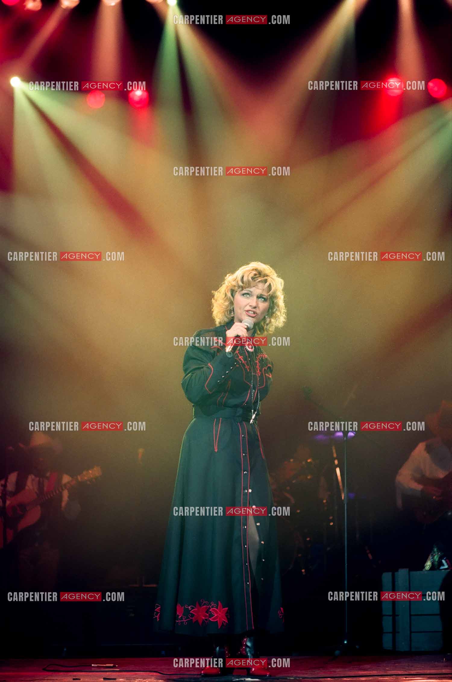 La chanteuse Jeane Manson en concert Country Girl au Casino de Paris.  ( Exclusif )