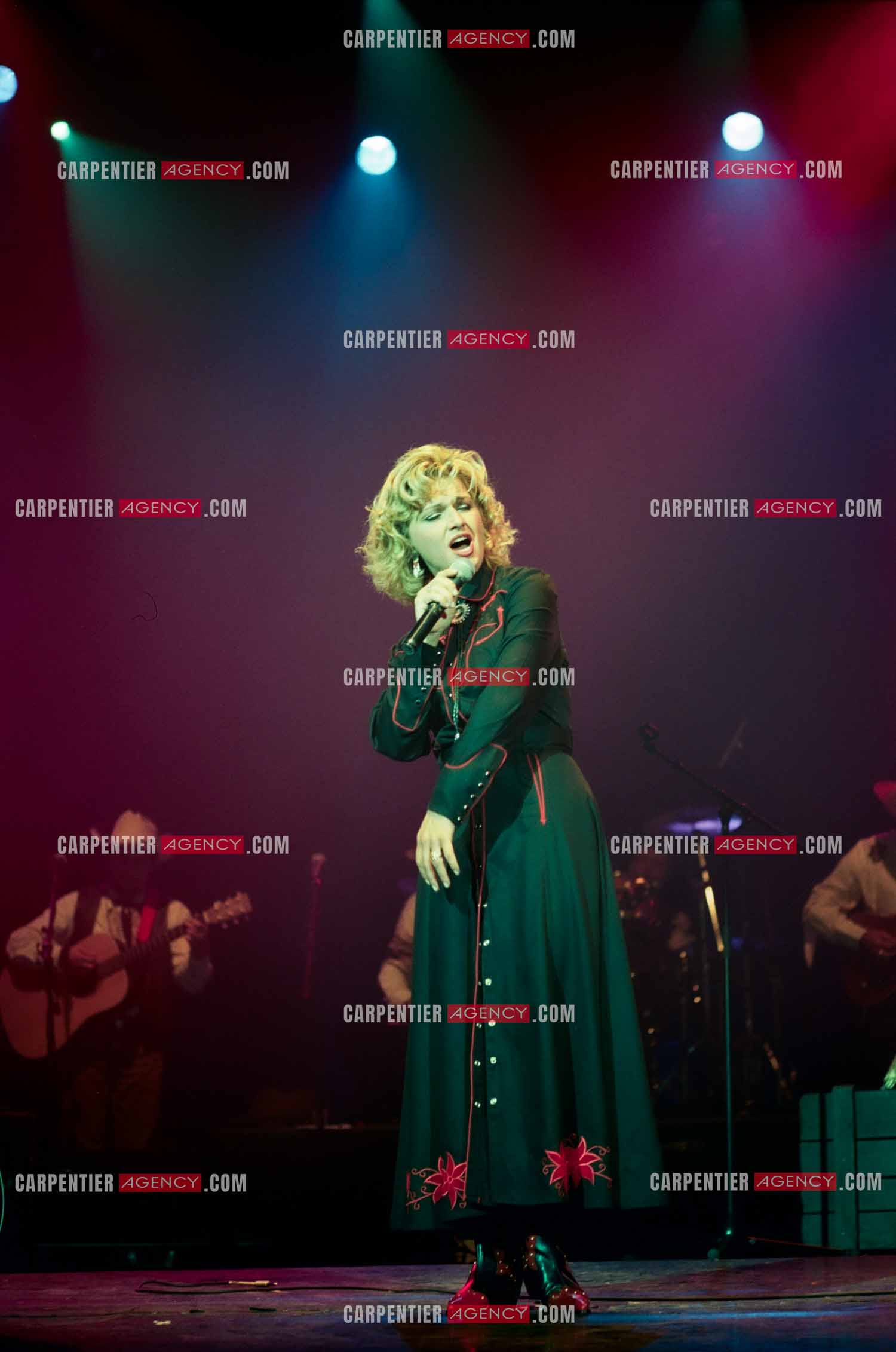 La chanteuse Jeane Manson en concert Country Girl au Casino de Paris.  ( Exclusif )