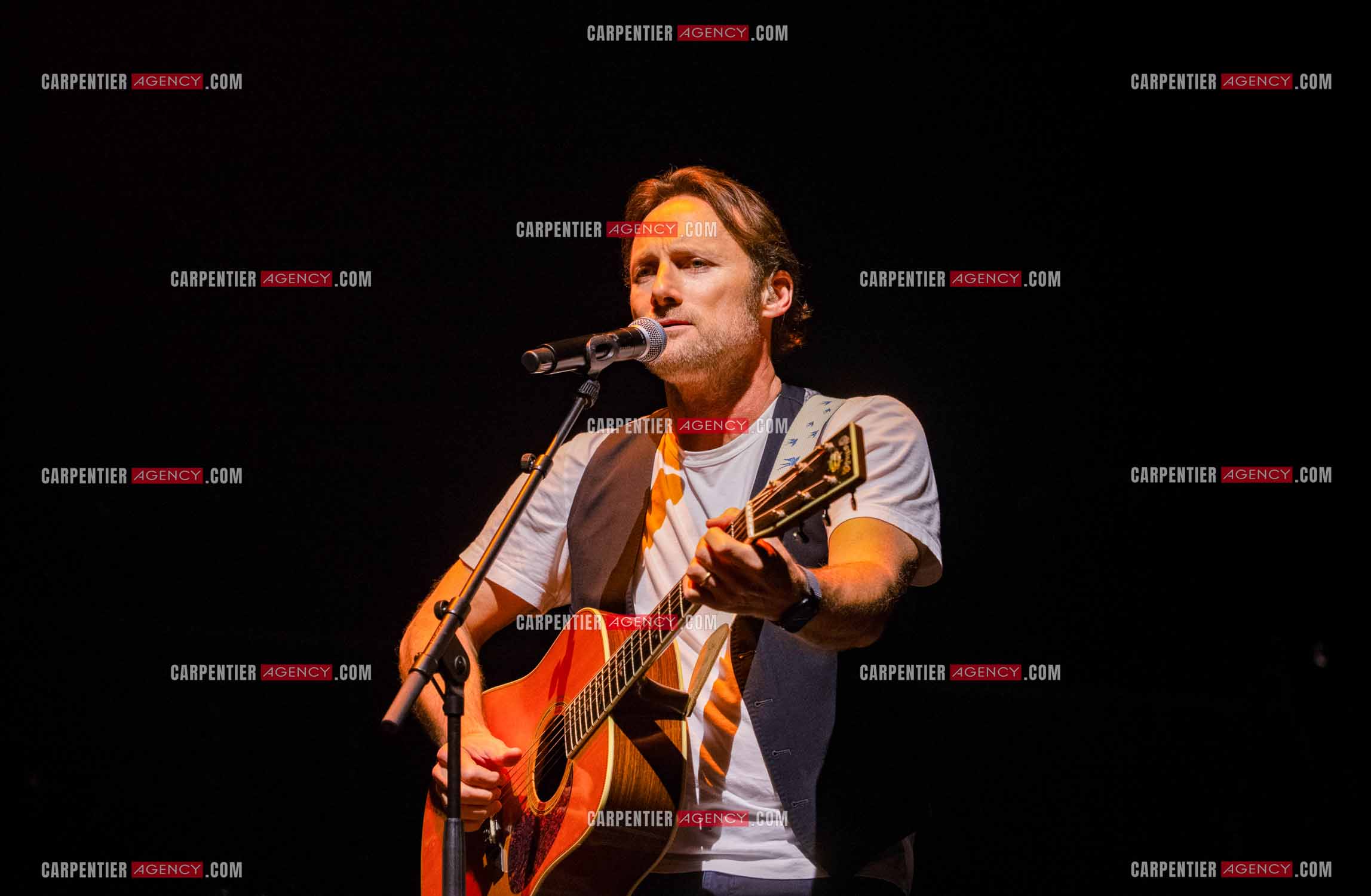 Le chanteur Christopher Stills, fils de Stephen Stills et de Véronique Sanson assurant la première partie des trois concerts à la Seine Musicale de sa mère la chanteuse Véronique Sanson.  ( Exclusif )