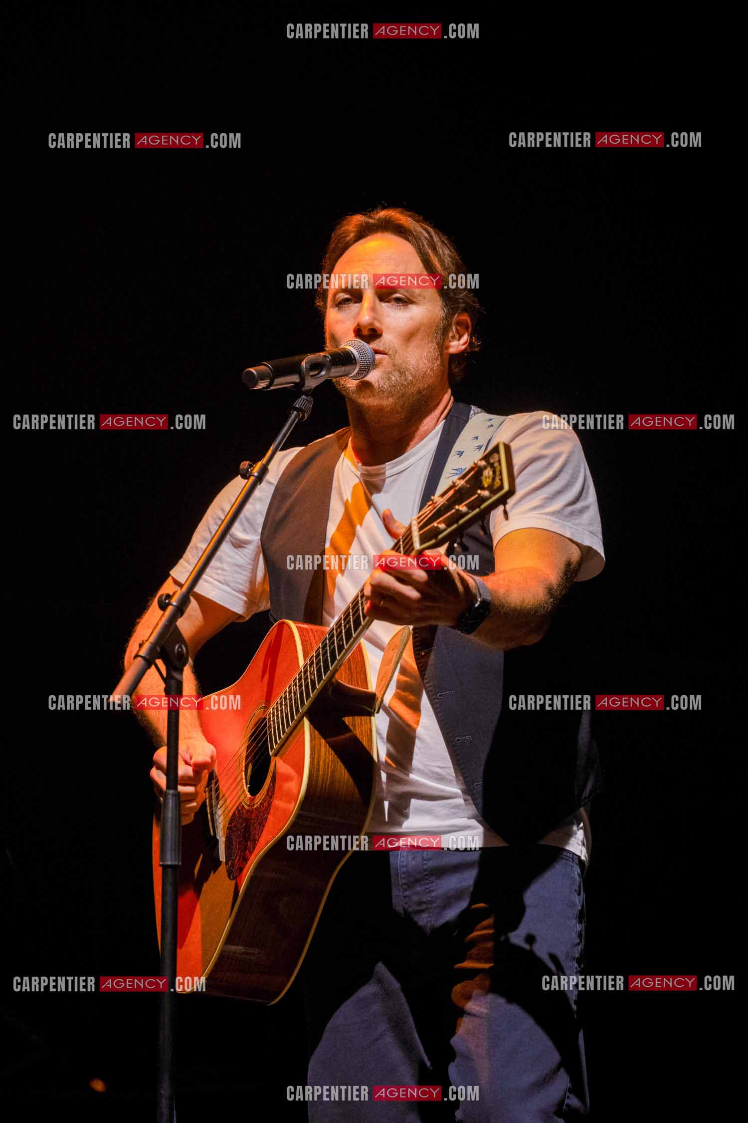 Le chanteur Christopher Stills, fils de Stephen Stills et de Véronique Sanson assurant la première partie des trois concerts à la Seine Musicale de sa mère la chanteuse Véronique Sanson.  ( Exclusif )