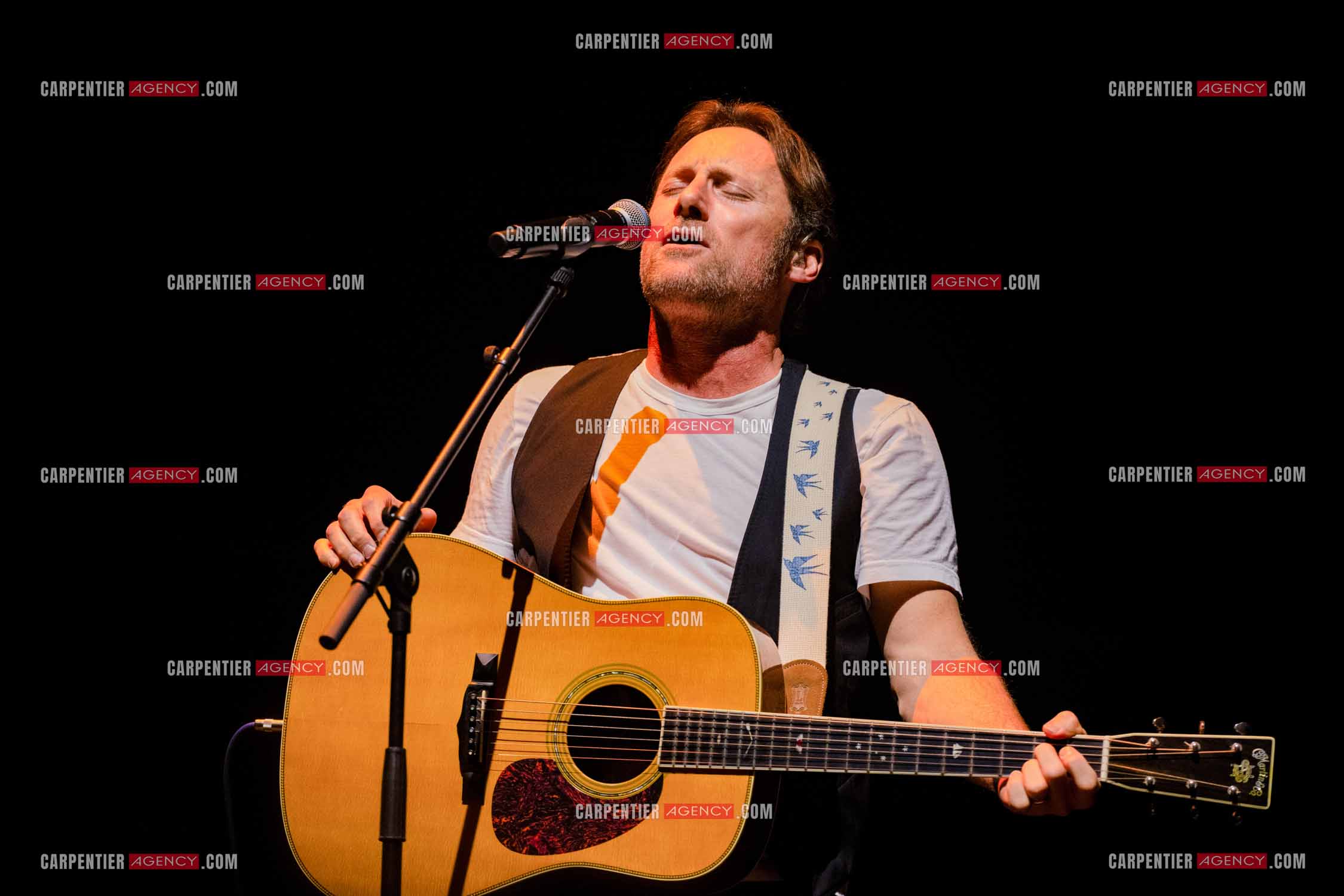 Le chanteur Christopher Stills, fils de Stephen Stills et de Véronique Sanson assurant la première partie des trois concerts à la Seine Musicale de sa mère la chanteuse Véronique Sanson.  ( Exclusif )