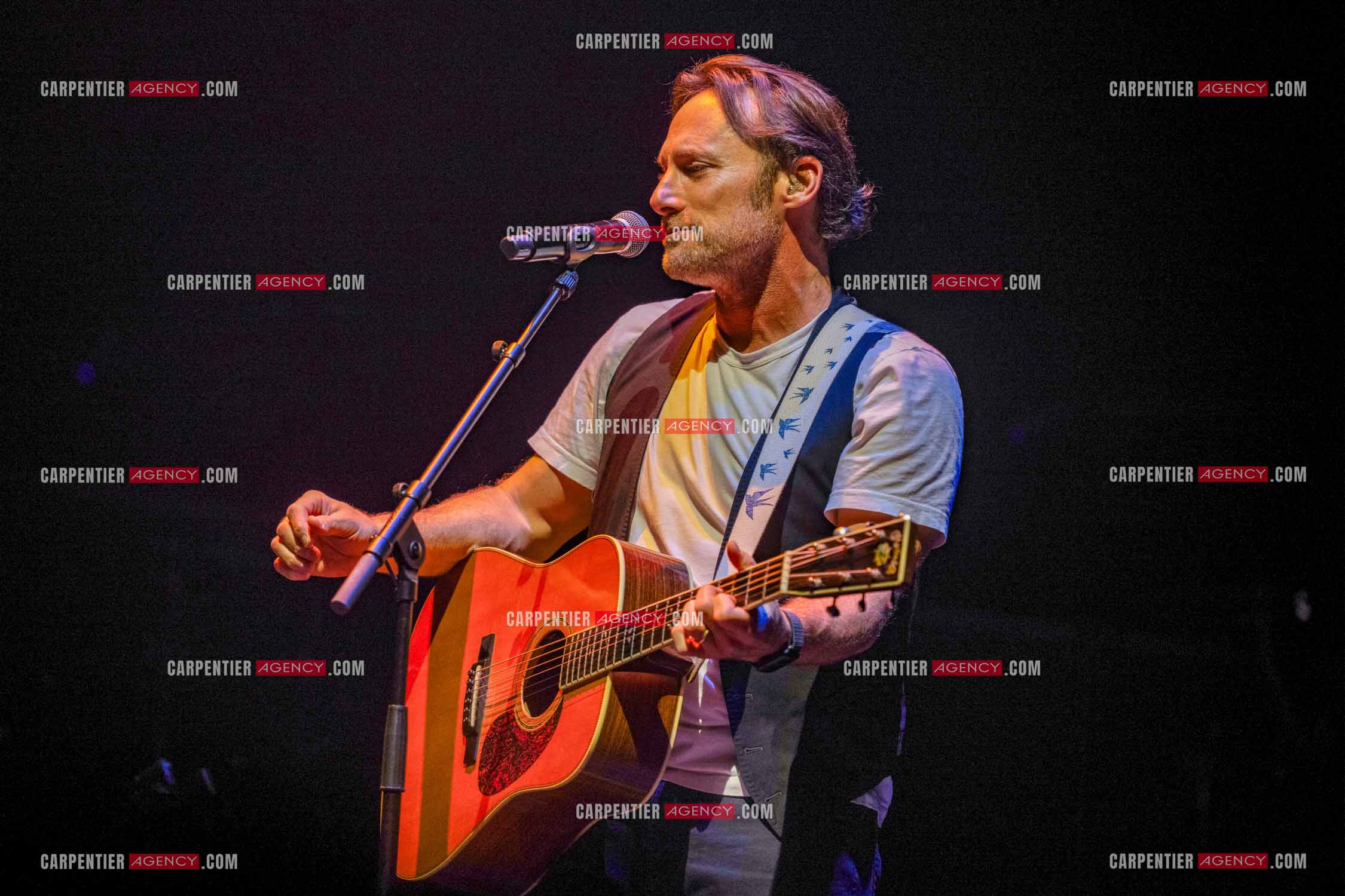 Le chanteur Christopher Stills, fils de Stephen Stills et de Véronique Sanson assurant la première partie des trois concerts à la Seine Musicale de sa mère la chanteuse Véronique Sanson.  ( Exclusif )
