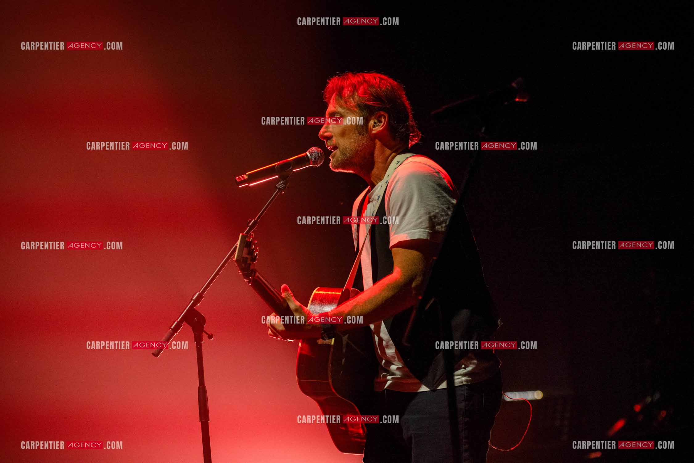 Le chanteur Christopher Stills, fils de Stephen Stills et de Véronique Sanson assurant la première partie des trois concerts à la Seine Musicale de sa mère la chanteuse Véronique Sanson.  ( Exclusif )