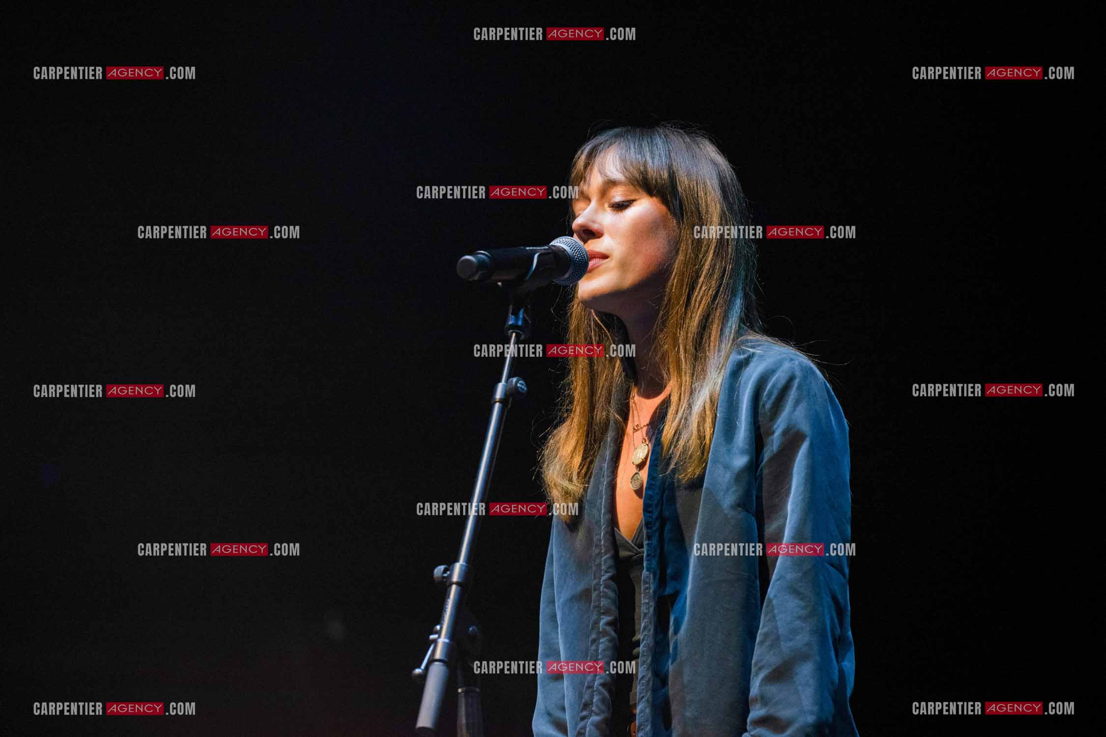 Le chanteur Christopher Stills, fils de Stephen Stills et de Véronique Sanson assurant la première partie des trois concerts à la Seine Musicale de sa mère la chanteuse Véronique Sanson.  ( Exclusif )