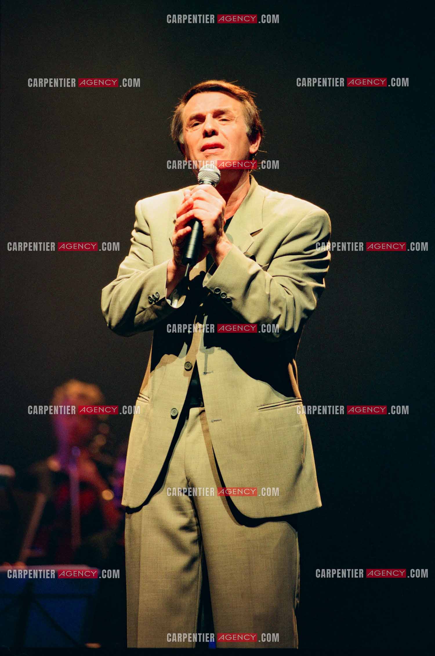 Le chanteur Salvatore Adamo en concert.  ( Exclusif )