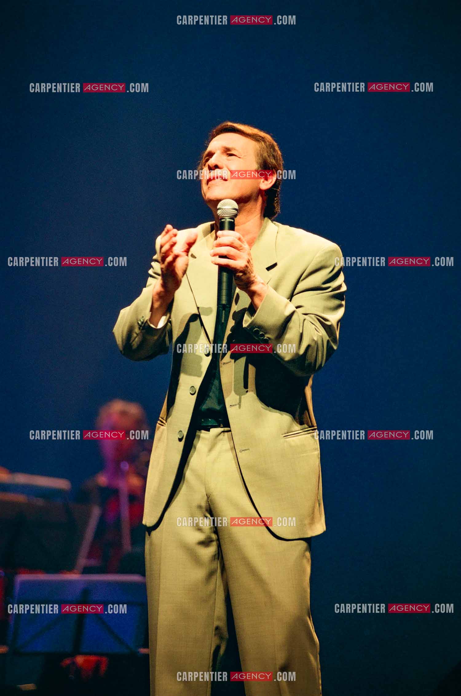 Le chanteur Salvatore Adamo en concert.  ( Exclusif )