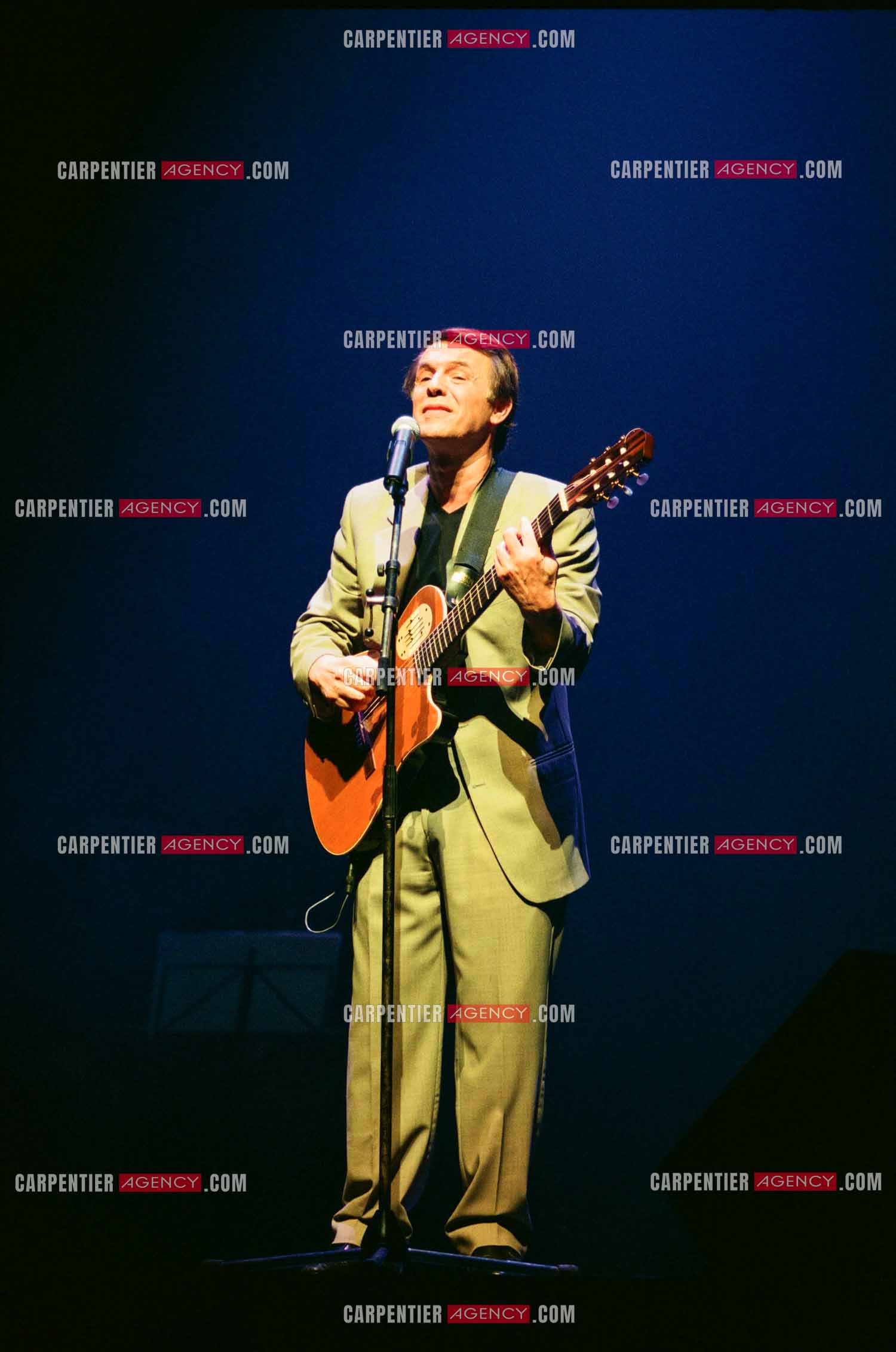 Le chanteur Salvatore Adamo en concert.  ( Exclusif )