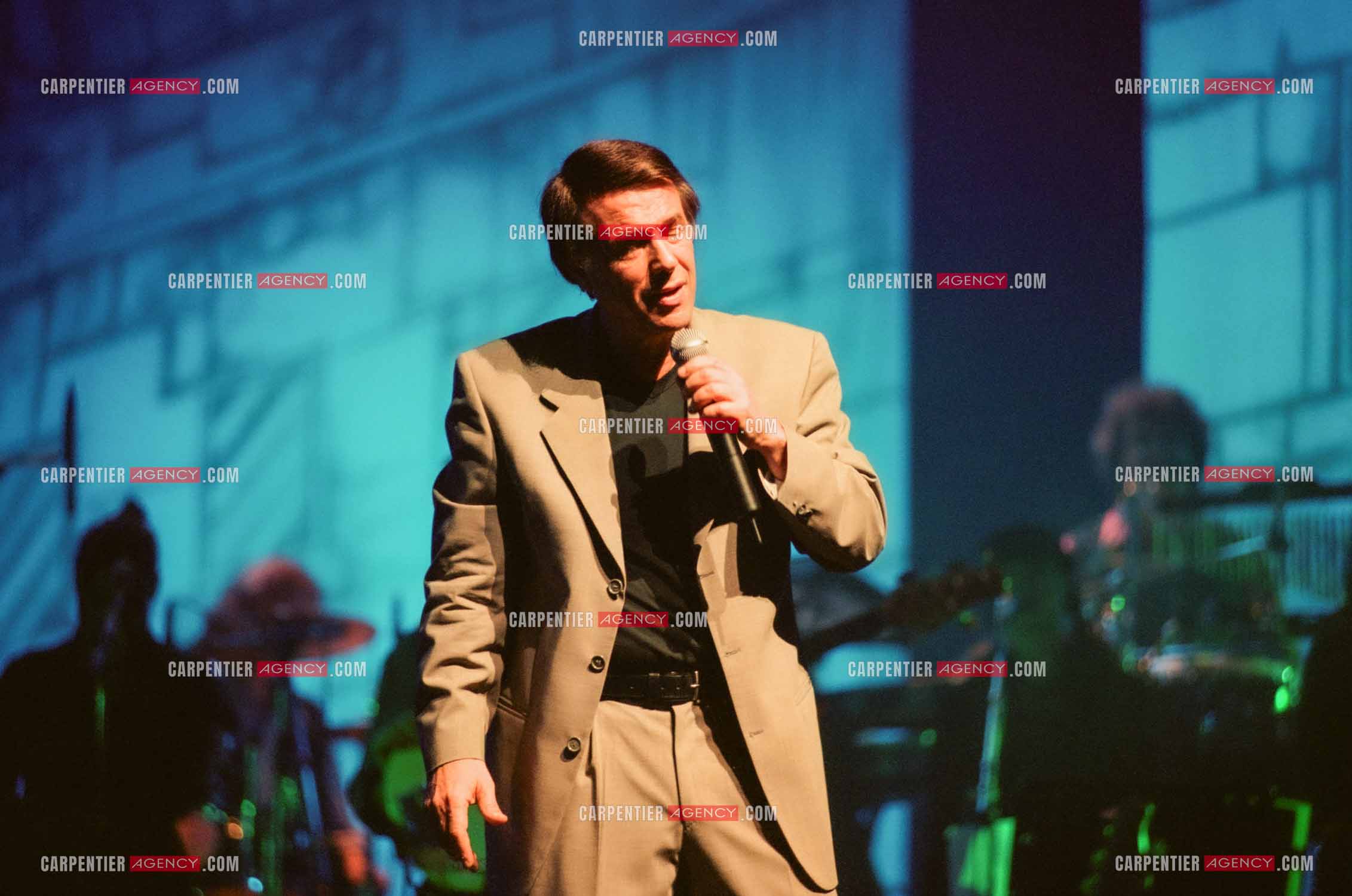 Le chanteur Salvatore Adamo en concert.  ( Exclusif )