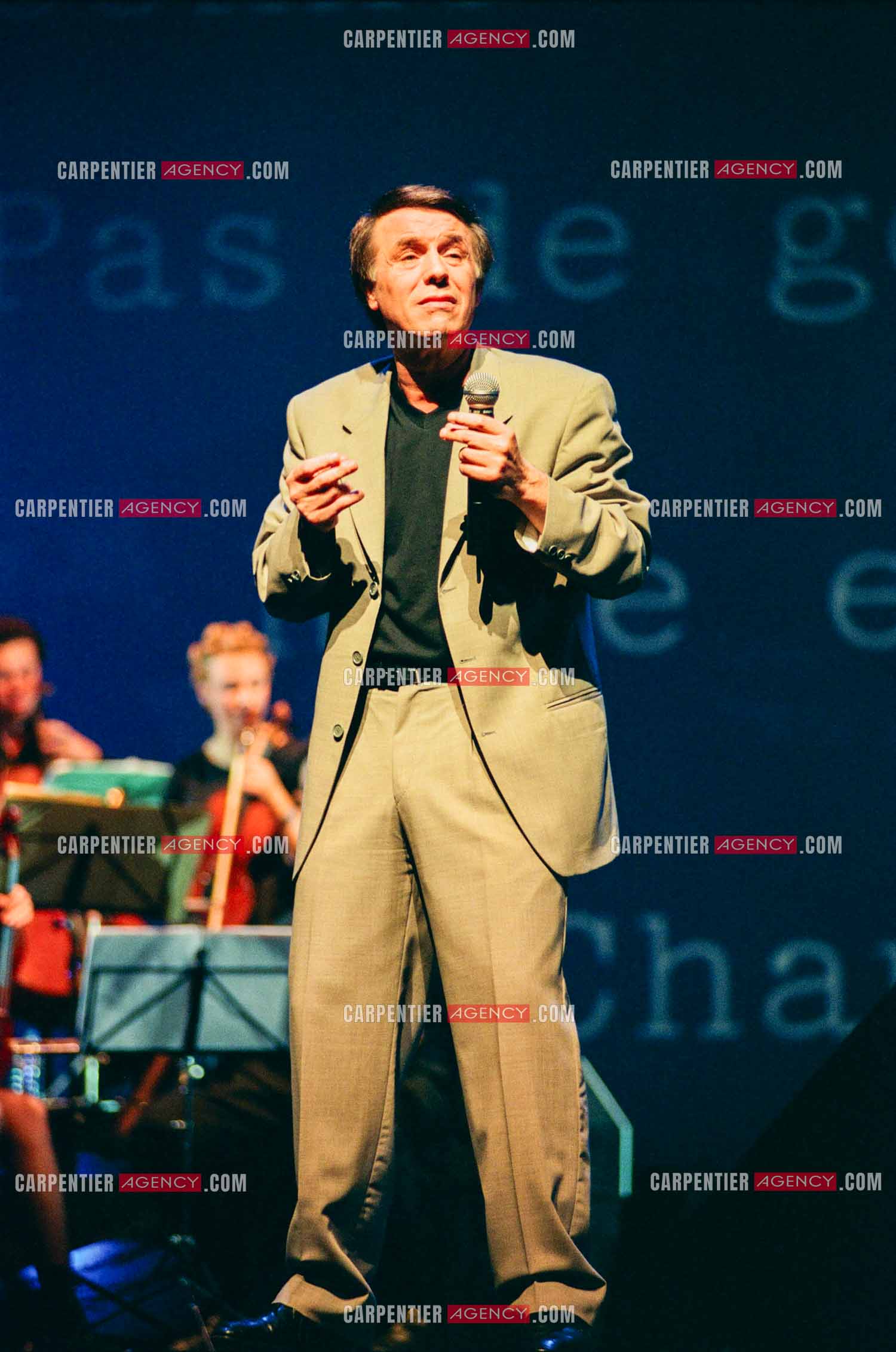 Le chanteur Salvatore Adamo en concert.  ( Exclusif )