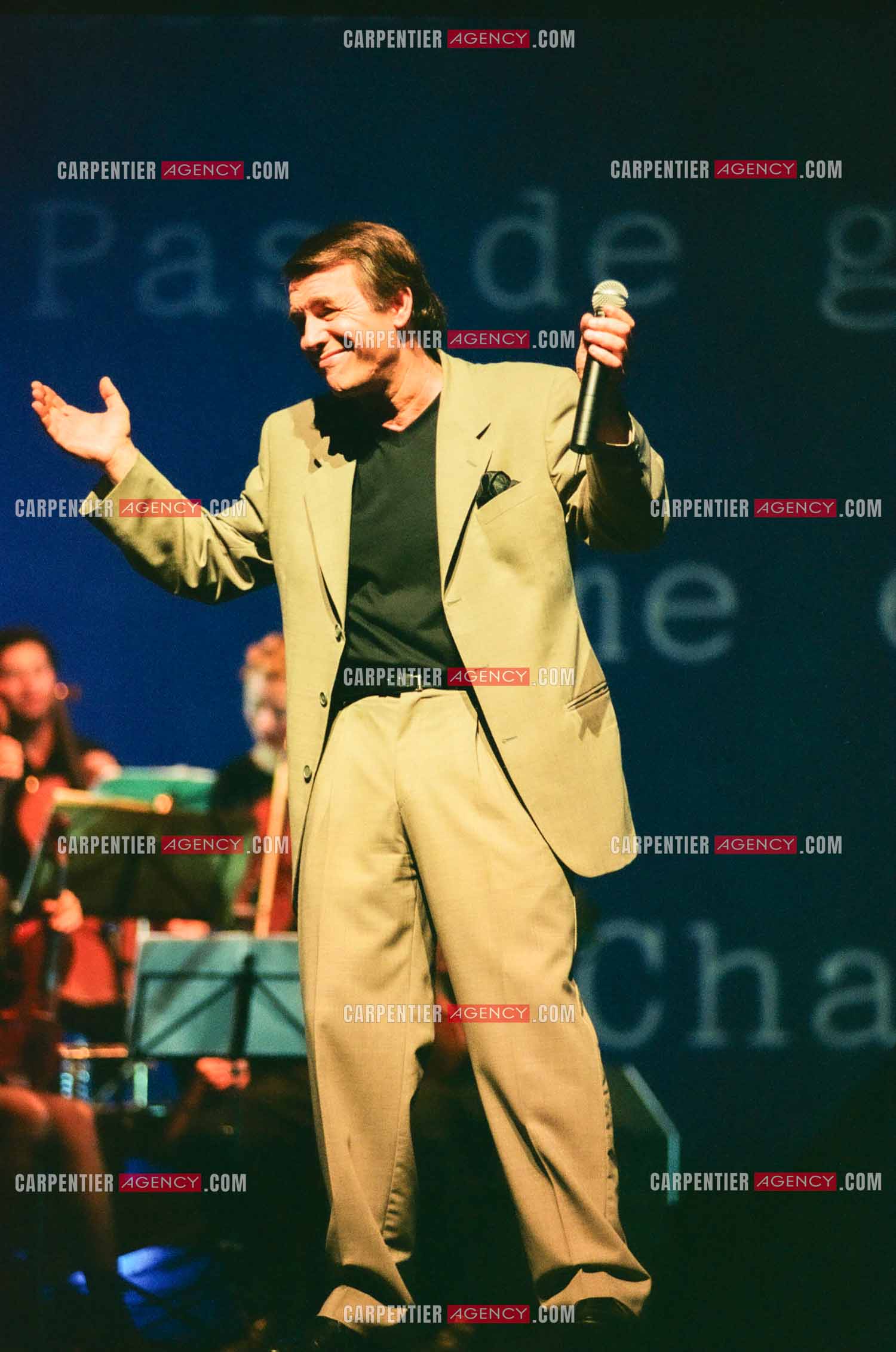 Le chanteur Salvatore Adamo en concert.  ( Exclusif )