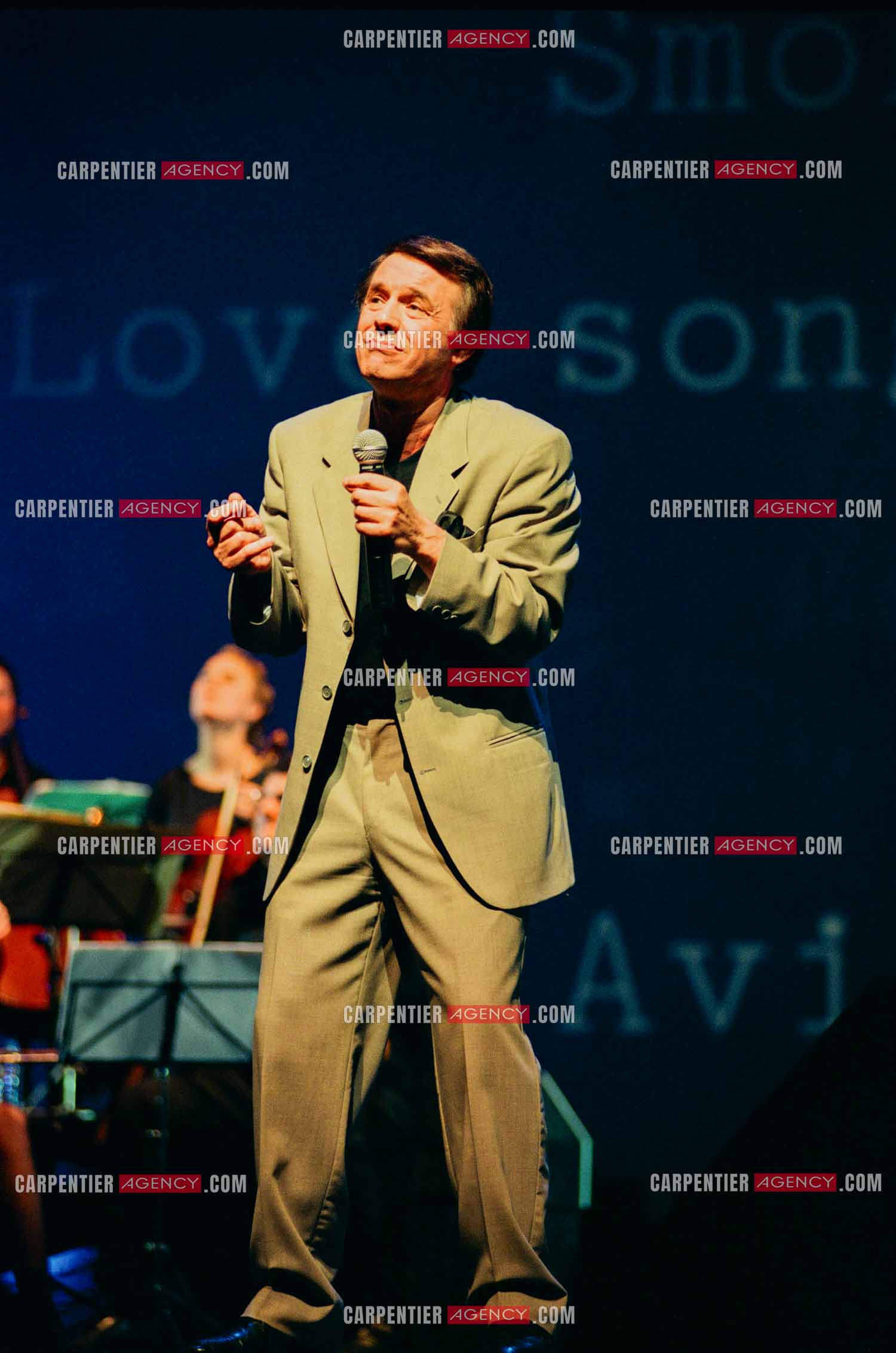 Le chanteur Salvatore Adamo en concert.  ( Exclusif )