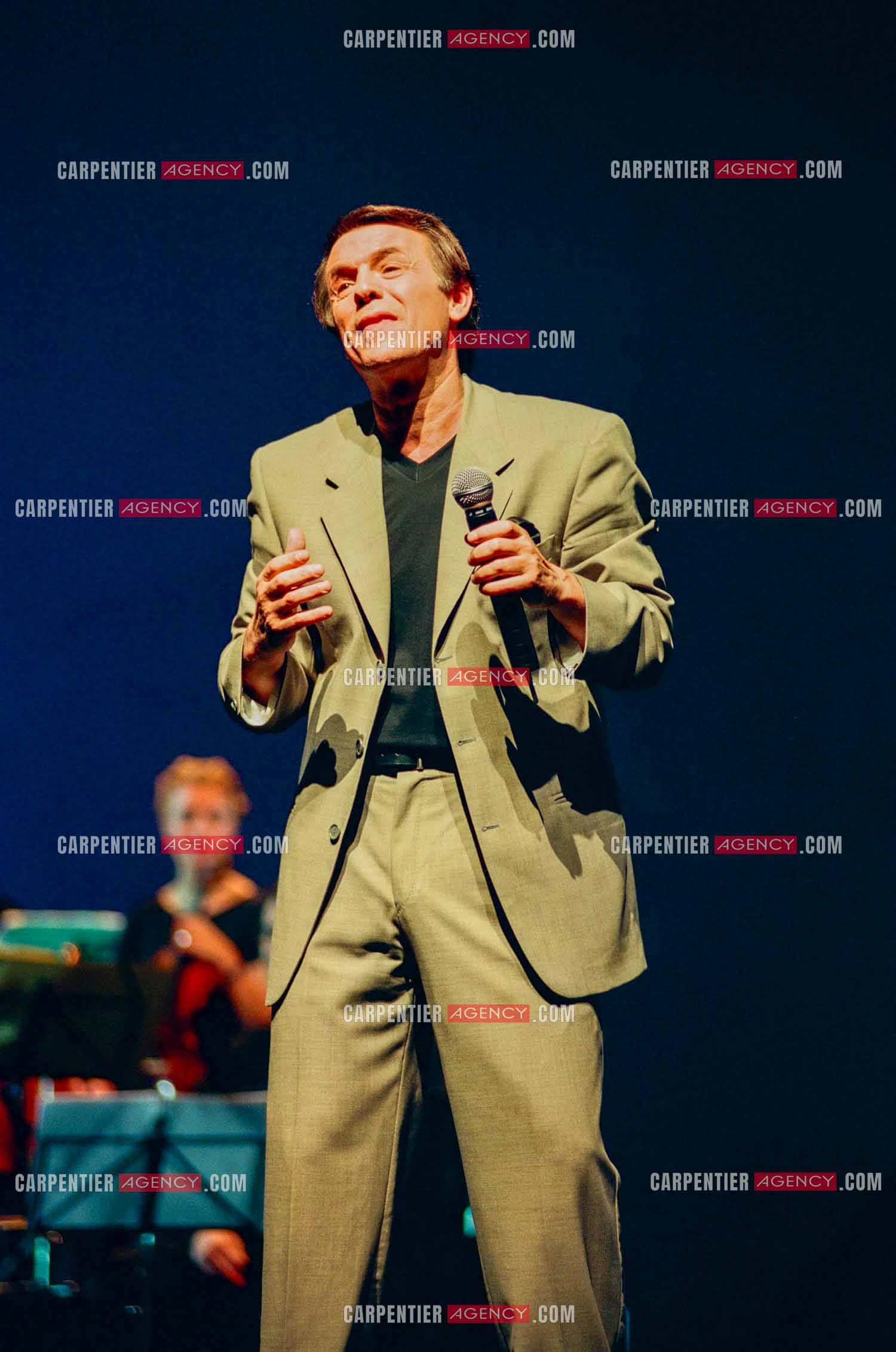 Le chanteur Salvatore Adamo en concert.  ( Exclusif )