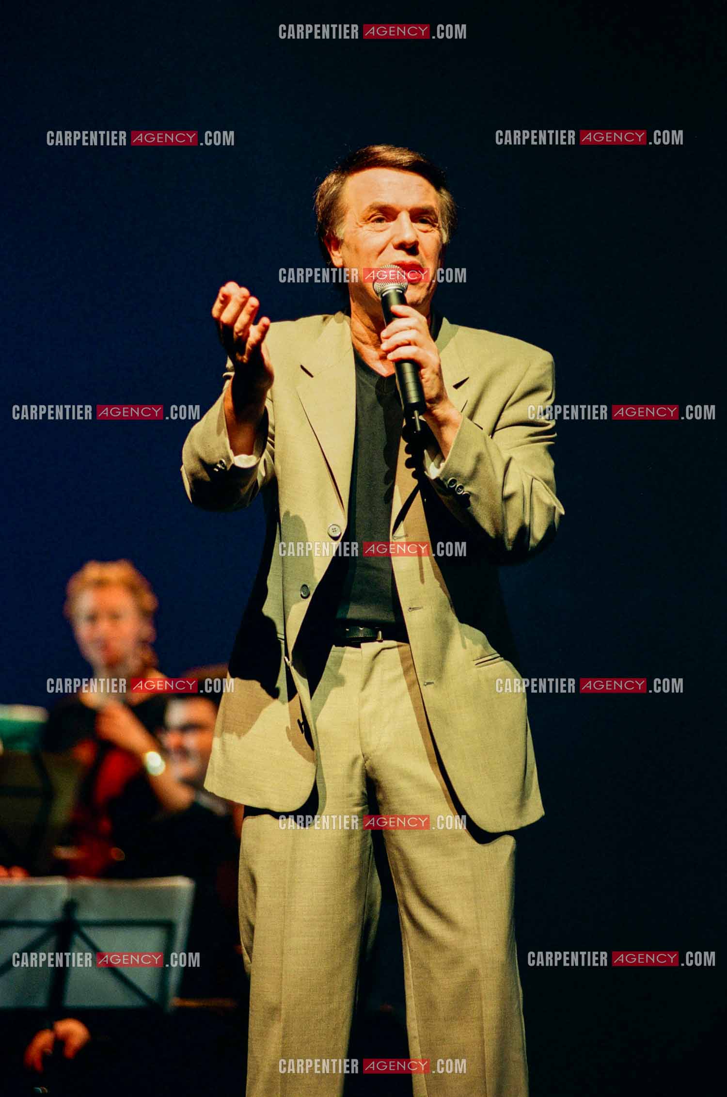 Le chanteur Salvatore Adamo en concert.  ( Exclusif )