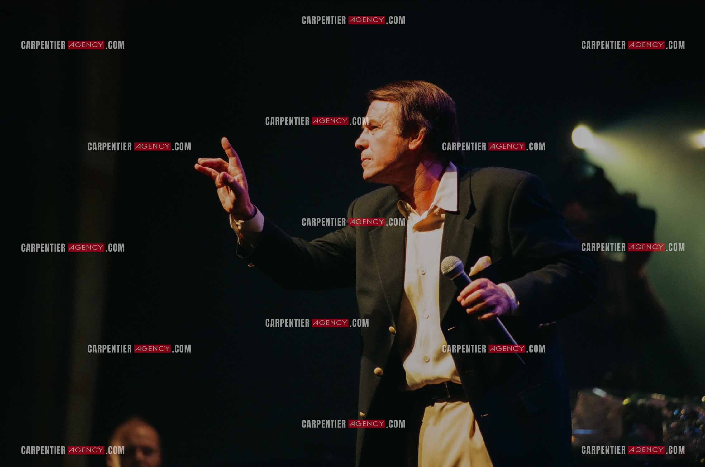 Le chanteur Salvatore Adamo en concert.  ( Exclusif )