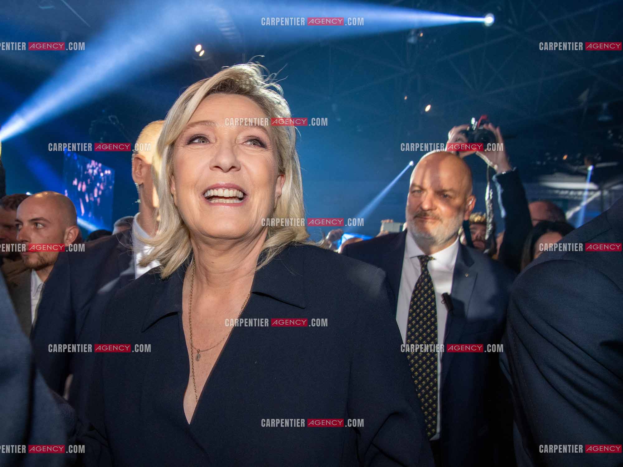 Le président du Rassemblement National Jordan Bardella et Marine Le Pen devant plus de 6000 personnes au parc Chanot à Marseille pour le début de la campagne des élections européennes 2024.