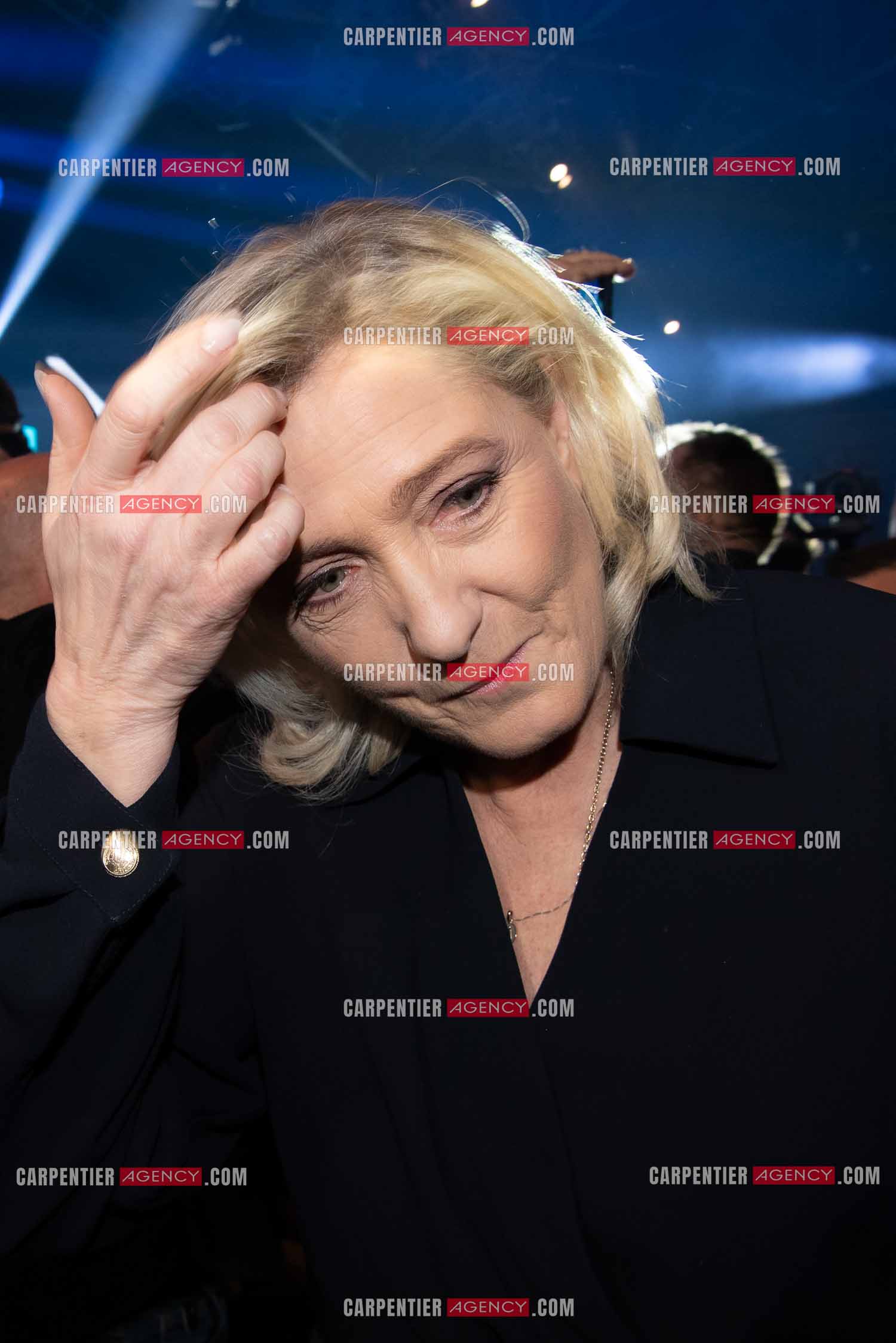 Le président du Rassemblement National Jordan Bardella et Marine Le Pen devant plus de 6000 personnes au parc Chanot à Marseille pour le début de la campagne des élections européennes 2024.