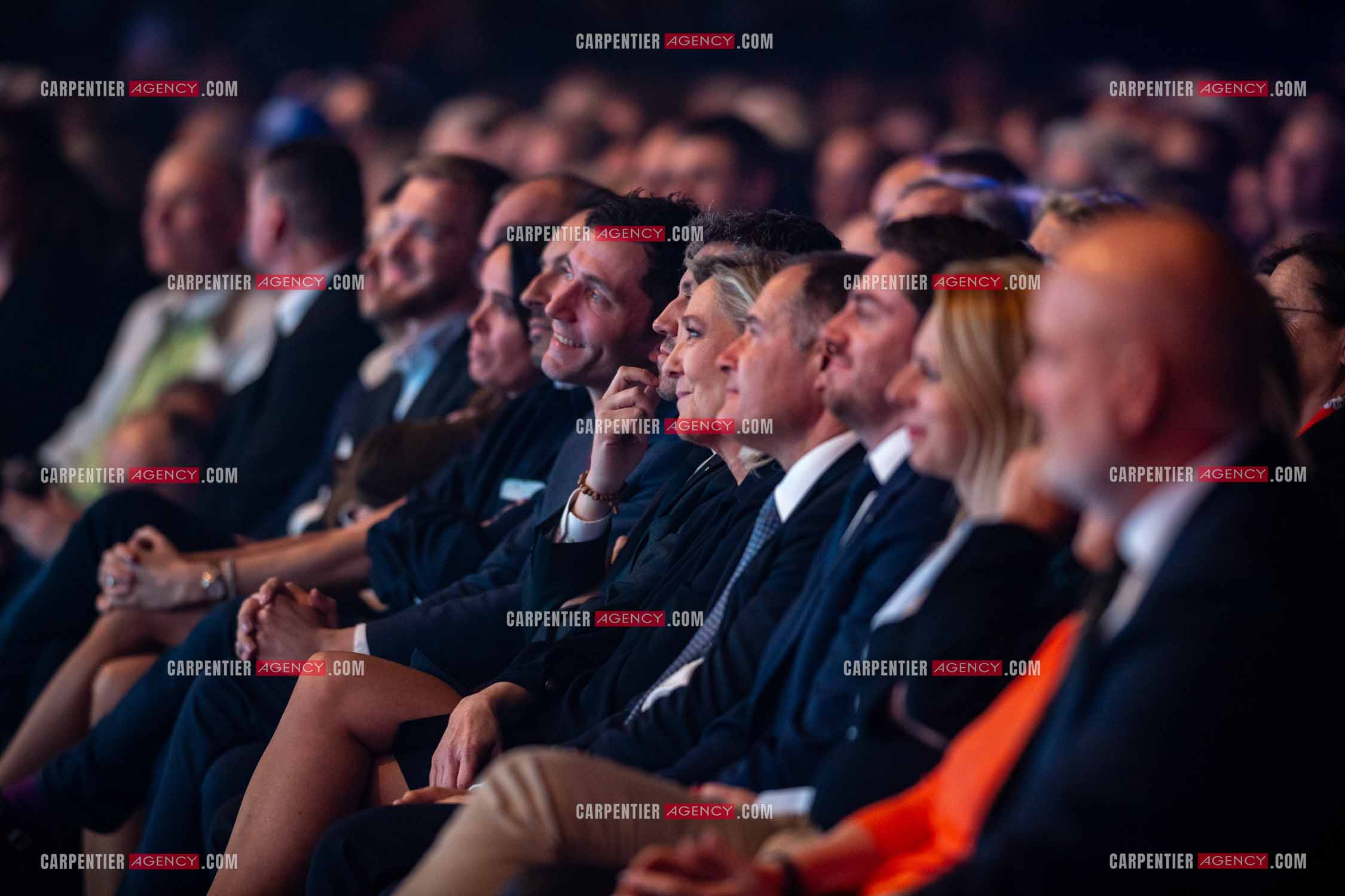Le président du Rassemblement National Jordan Bardella et Marine Le Pen devant plus de 6000 personnes au parc Chanot à Marseille pour le début de la campagne des élections européennes 2024.