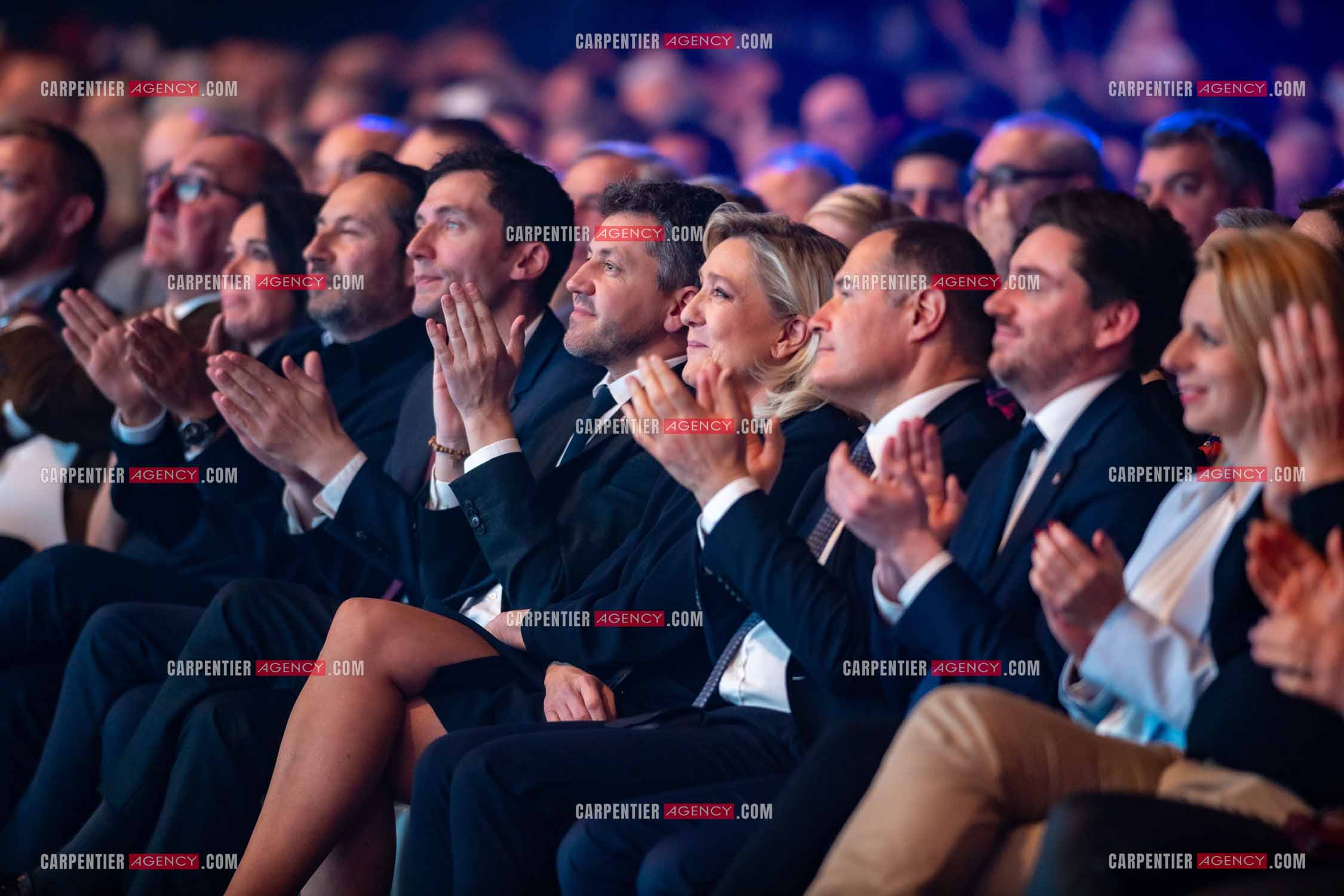 Le président du Rassemblement National Jordan Bardella et Marine Le Pen devant plus de 6000 personnes au parc Chanot à Marseille pour le début de la campagne des élections européennes 2024.